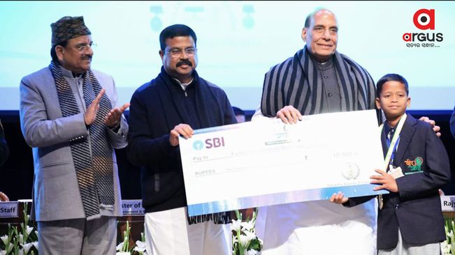 Union Ministers Rajnath Singh, Dharmendra Pradhan felicitate 25 winners of Veer Gatha 2.0