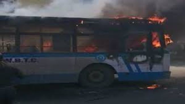 Odisha-bound bus catches fire in West Bengal, 36 passengers hospitalized