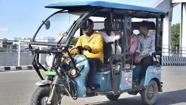 Gang poisoning e-rickshaw drivers in Delhi busted