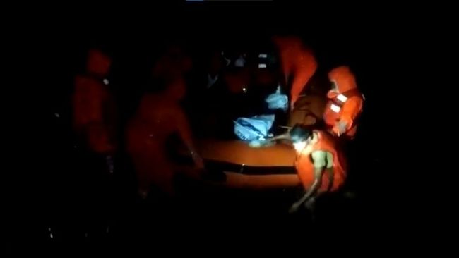 Boat with 40 passengers stranded in Brahmani River in Dhenkanal