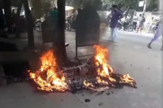 Electric scooter burnt to ashes as battery explodes in Subarnapur