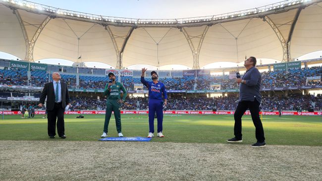 Asia Cup 2022: Pakistan captain Babar Azam wins toss, opts to bowl against arch-rival India in Super Four match
