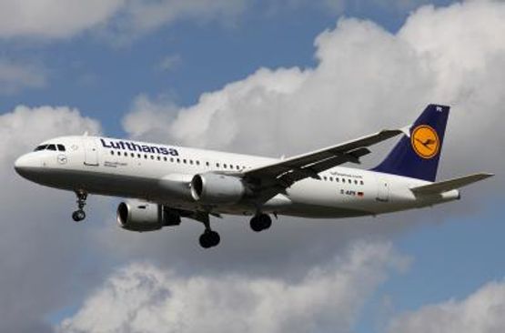 Lufthansa takes 'U-turn,' allows AigTags on flights