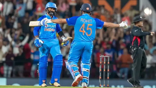 India avenge Mohali, beat Australia by 6 wickets