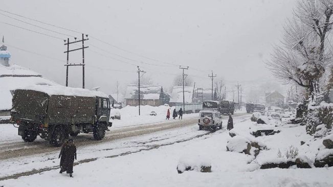 Srinagar Records Season’s Coldest Night At Minus 6 Degrees Celsius