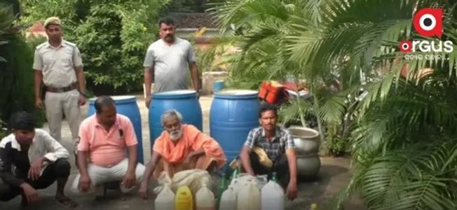 115L country liquor seized, 4 arrested in Balangir