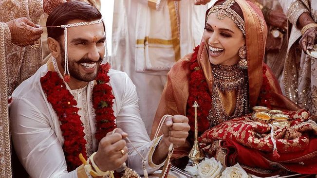 Ranveer Singh and Deepika Padukone Mark 5th Wedding Anniversary ...