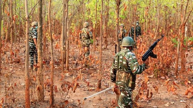 Chhattisgarh: One Naxal killed in encounter with security forces in Bijapur, encounter underway