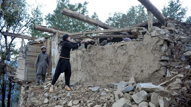 9 killed, over 150 injured as 6.8 magnitude quake rattles Pakistan