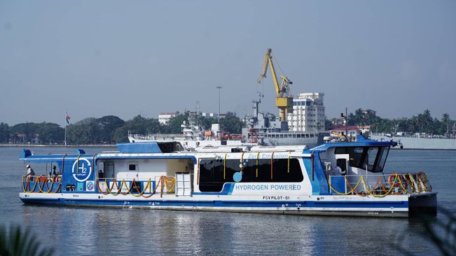 PM Modi Launches India’s First Indigenously-Built Hydrogen-Powered Ferry