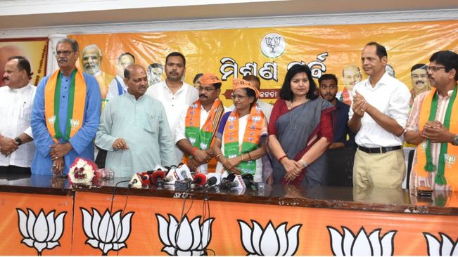 Odisha: Former Kendrapara MP Archana Nayak, Others Joins BJP