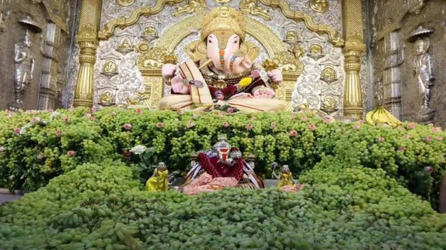 Maharashtra: 2,000 Kg Of Grapes Used To Decorate Dagdusheth Temple On Occasion Of Holi