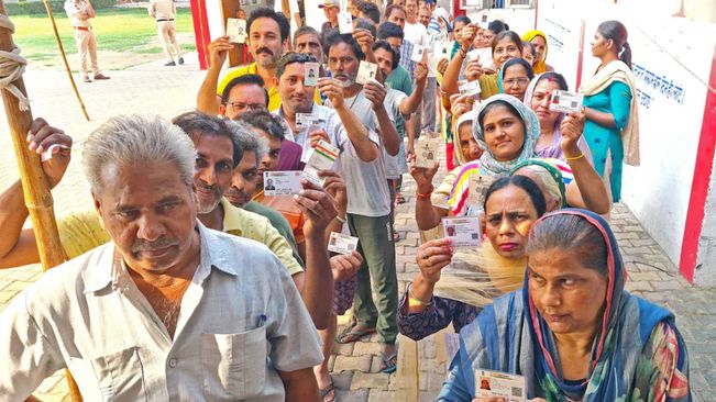 Voting Begins For Final Phase Of Lok Sabha Elections, PM Modi In Fray