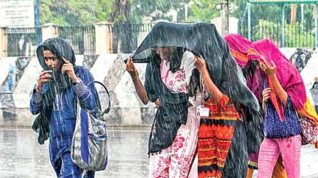 Heavy Rainfall, Thunderstorms With Lightning Likely In Odisha; Yellow Alert Issued