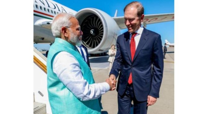 PM Modi Received By Russia’s First Deputy PM, Accorded Guard Of Honour In Moscow