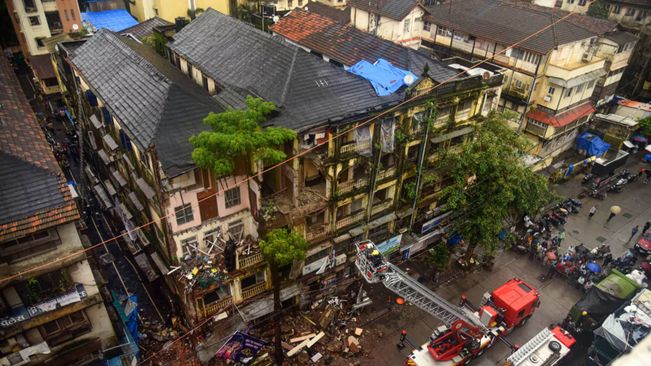 One Dead, 13 Injured After Parts Of Building Collapsed In Mumbai