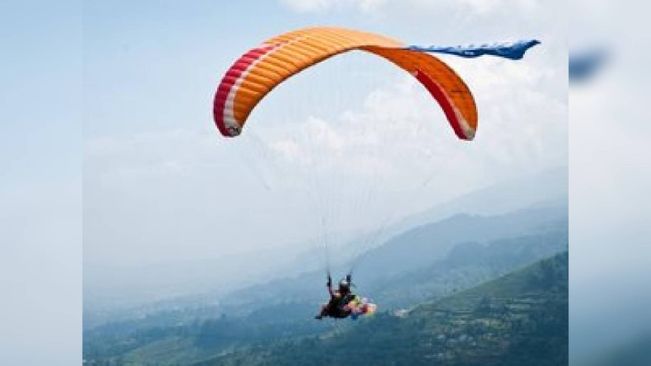 Paragliding Accidents Kill 3 In Austria