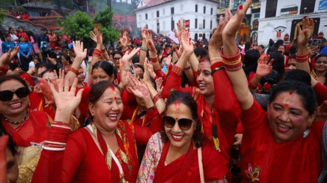 Nepal: Hindu Women Celebrate 'Teej', Offer Prayers At Pashupatinath Temple