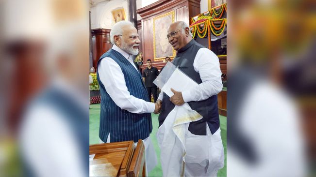 PM Modi Speaks To Kharge, Inquires About His Health