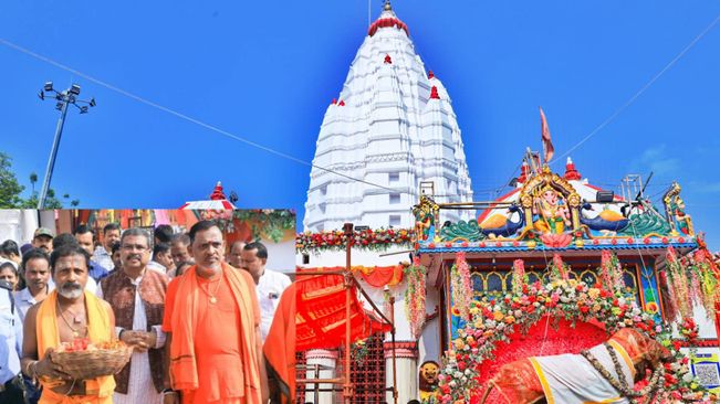 Union Education Minister Dharmendra Pradhan Offers Prayers At Maa Samaleswari Temple On Dusshera