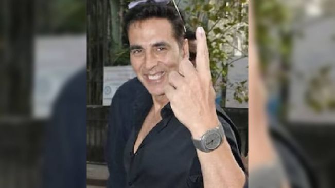 Akshay Kumar Among Earliest Voters, Says ‘Good Morning’