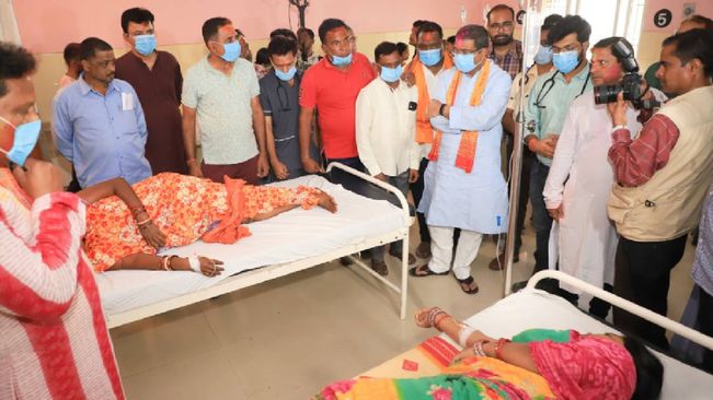 Union Minister Pradhan Meets People Infected With Diarrhoea At VIMSAR