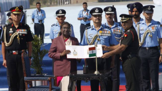 In A First, Four Units Of IAF Get President’s Standard & Colours