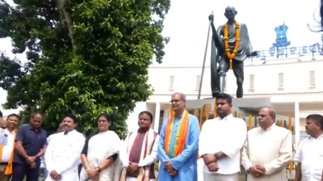 CM Mohan Majhi, Ex-CM Naveen Patnaik Take Oath