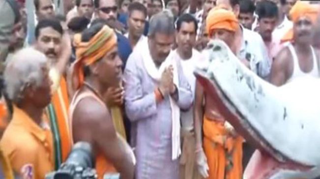 Odisha: Union Minister Dharmendra Pradhan participates in Maa Bhadrakali 'Meru Yatra'