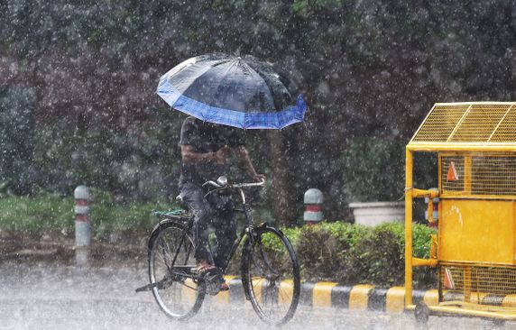 Odisha likely to get moderate rain in next 24 hours, IMD issues yellow warning for 23 dists