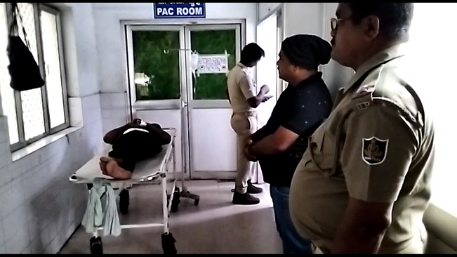 Miscreants attack a young man with knife in Puri