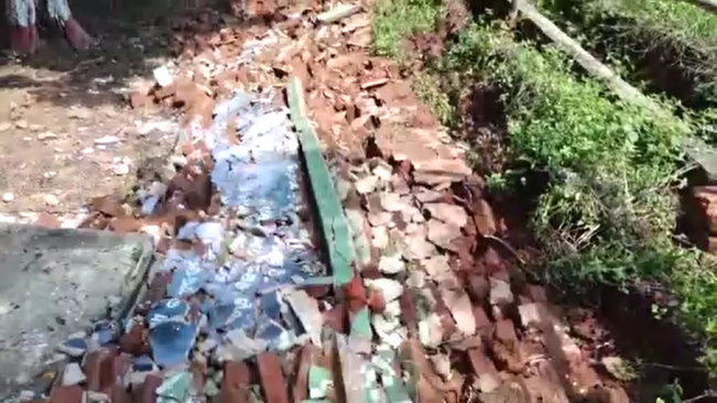 The walls of 5 schools collapsed in the torrential rain