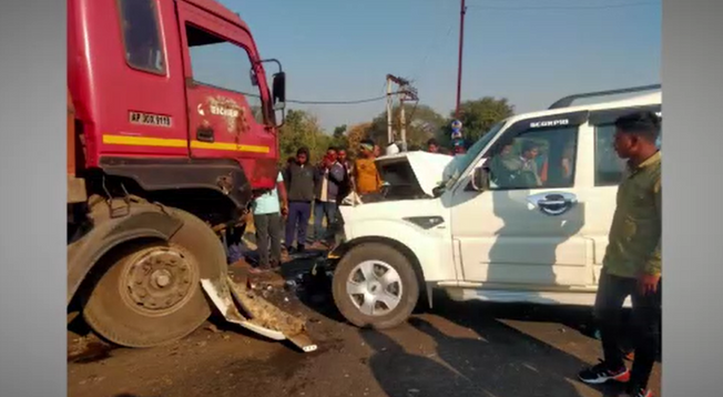Road accident in Bargarh, One dies three Injured