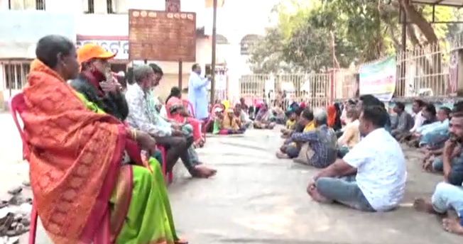 People demand a City Hospital in Kendrapara