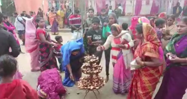 Devotees took bath in the Kendrapara Chitrotpala river on the occasion of Magha Saptami