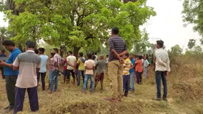 A body was found hanging from a mahogany tree in Angul Odisha | Argus News