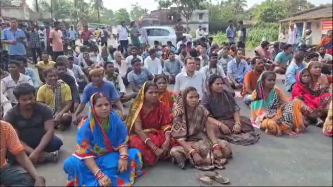 Villagers of 2 villages blocked the road