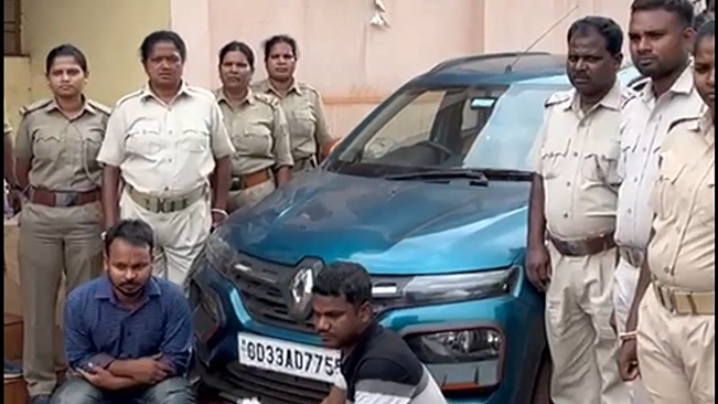 A special squad of the Keonjhar Abkari department seized  3 kg of 300-gram ganja .