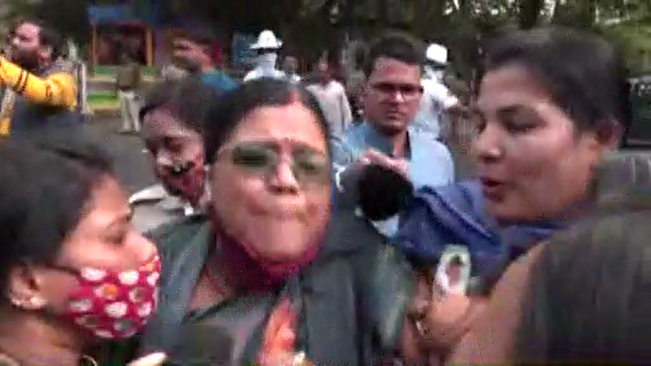 Ruchika's mother's protest front of the assembly