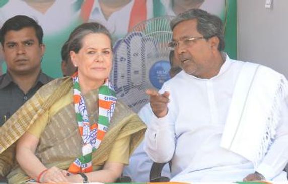 Siddaramaiah 'paid' Sonia to become CM: Karnataka BJP President