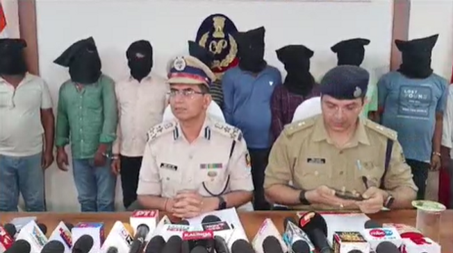 Police Arrest 9 Ornament Cleaners On Charge Of Gold Stealing