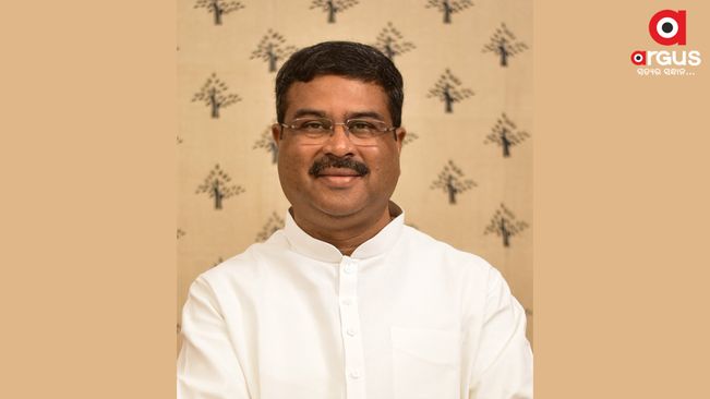 Union Minister Dharmendra Pradhan congratulates Padma awardees | Argus News