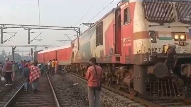 West Bengal: 3 Coaches Of Secunderabad-Shalimar SF Express Derail Near Nalpur Station