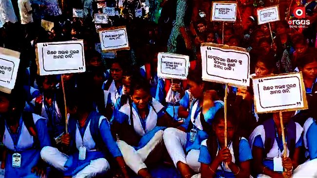 Khurda District Tangi Block Changiri Gram Panchayat Government High School-student-on-protest