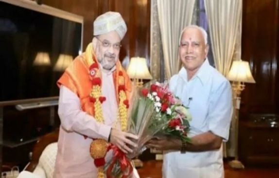 Ex-K'taka CM Yediyurappa meets Amit Shah in Bengaluru