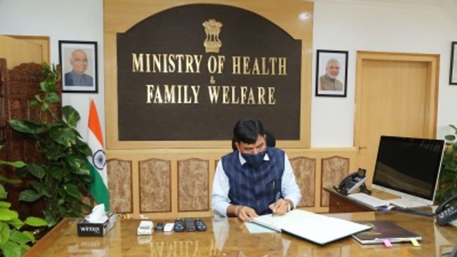 Mansukh Mandaviya takes charge as new Health Minister