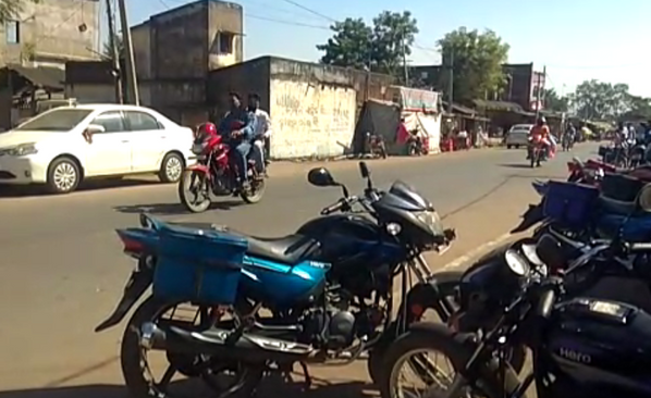 Miscreants loot Rs 2.5 lakh by breaking bike dickey in Angul