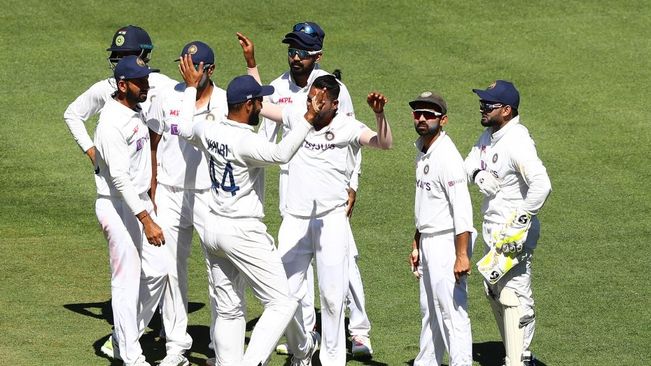 India in sight of victory over Australia in second Test
