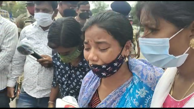 Woman attempts suicide in front of Naveen Nivas