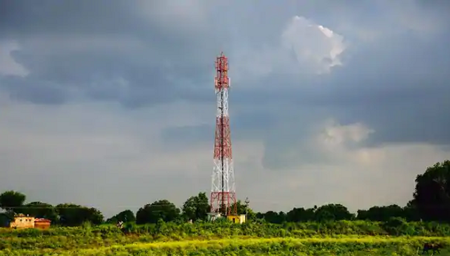Poor mobile network blurs career of students in rural Odisha